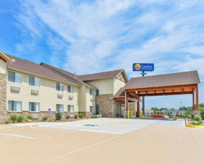 Comfort Inn & Suites Riverview near Davenport and I-80